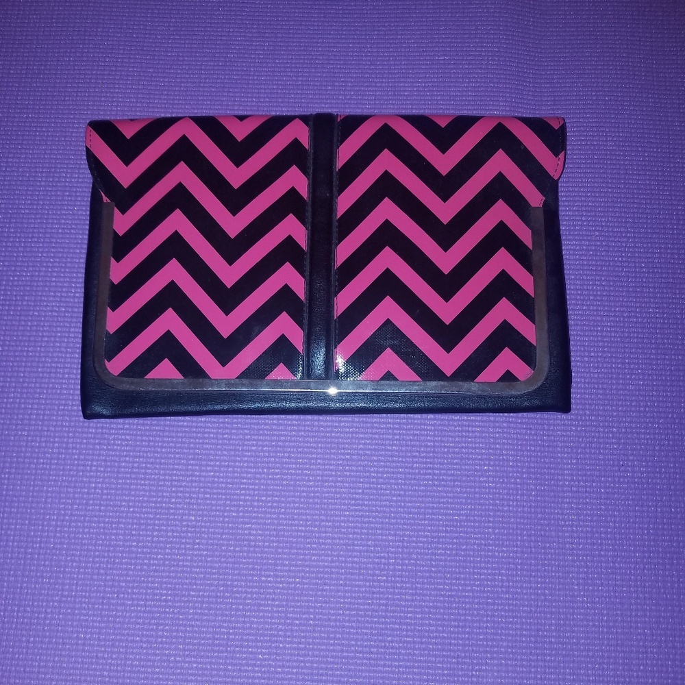 LARGE CLUTCH